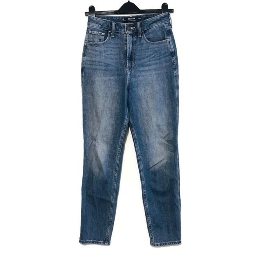 Hollister Ultra High-Rise Mom jeans Relaxed Fit Hi Waisted Junior’s size 0 25